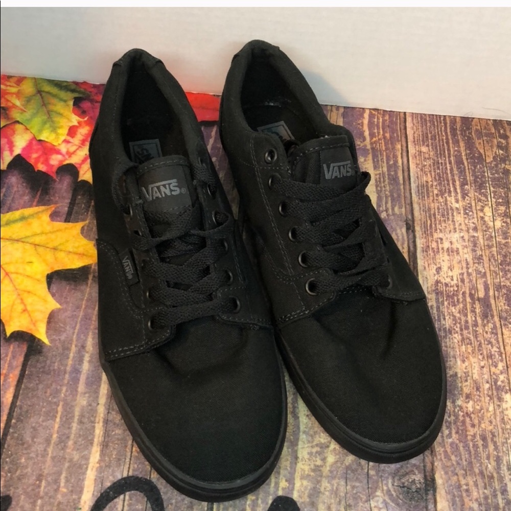 Women’s Black vans. Like new!!